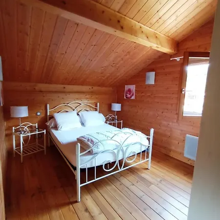 Le Chalet D Auviana, *