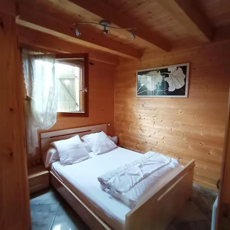 Alpehytte Le Chalet D Auviana, *